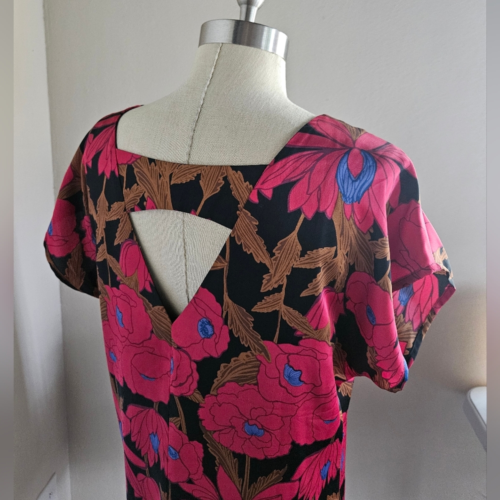 NWT FOREVER21 Bold Red Floral Silky Shift Dress | SZ M - Picture 5 of 10